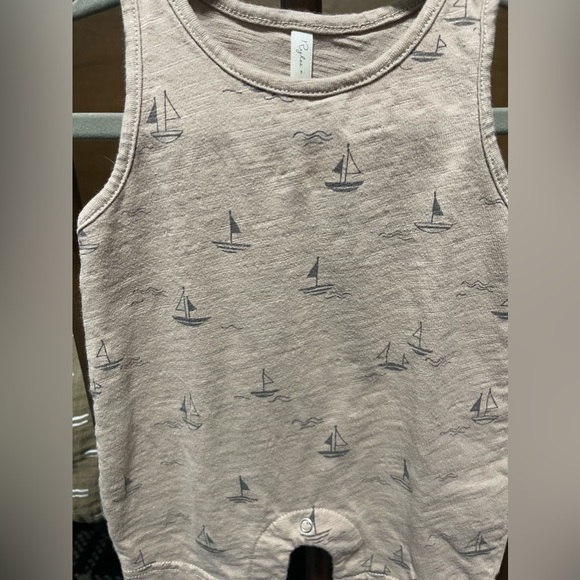 Rylee + Cru Sleeveless Romper - Picture 2 of 4